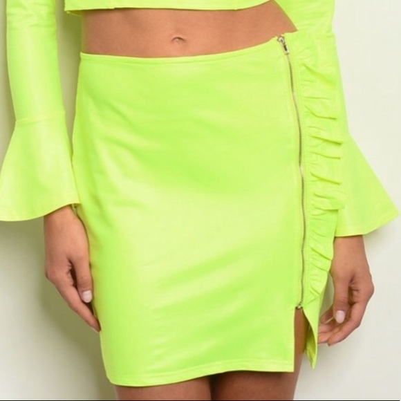 Neon yellow ruffle mini skirt, NEW! - Picture 2 of 13